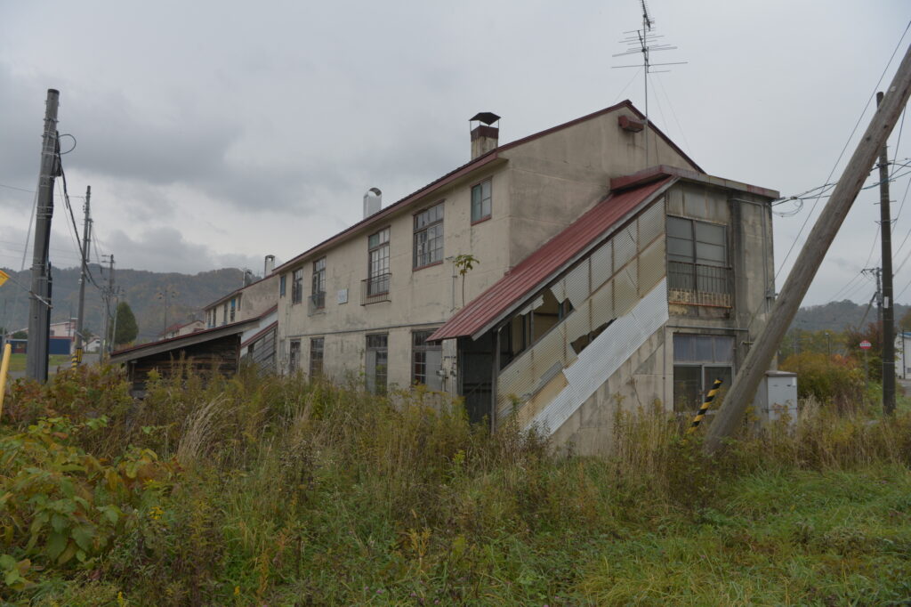 北海道夕張市、人の気配のない集合住宅
