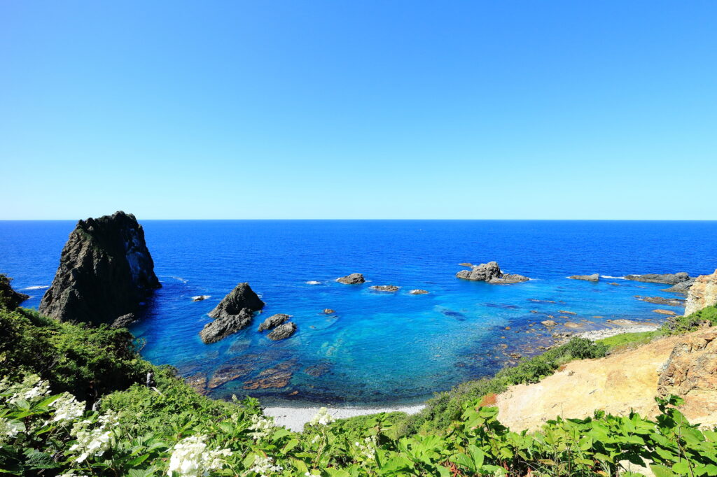 積丹岬の島武意海岸
