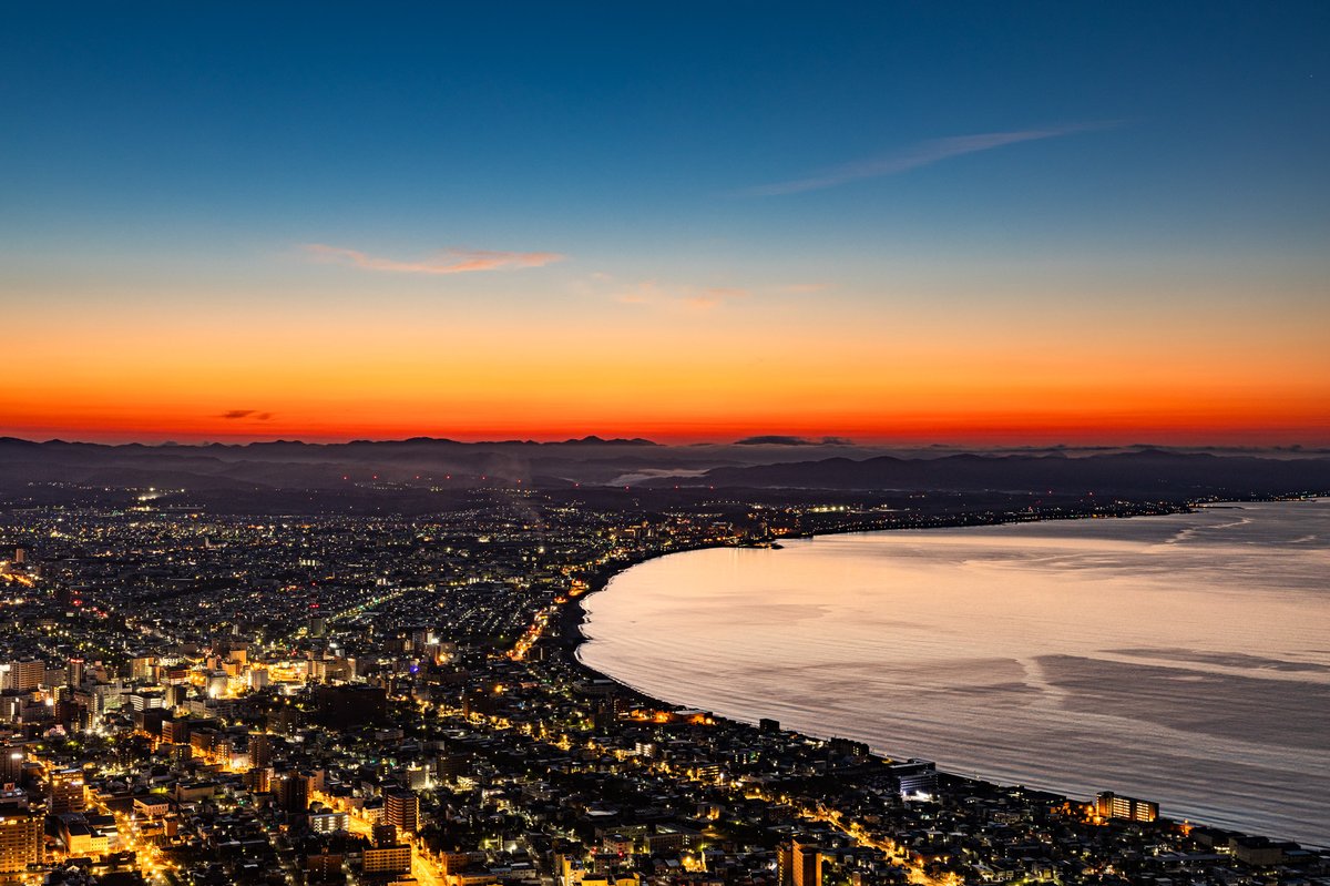 マジックアワーの函館夜景