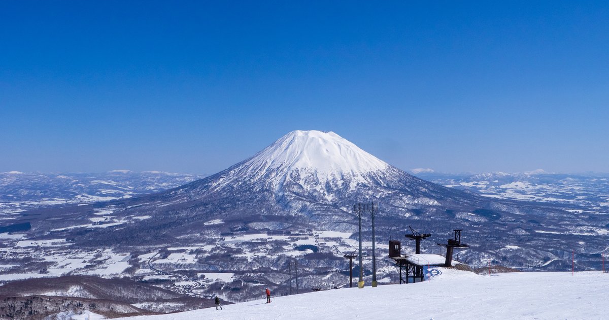 ニセコのパウダースノーと羊蹄山