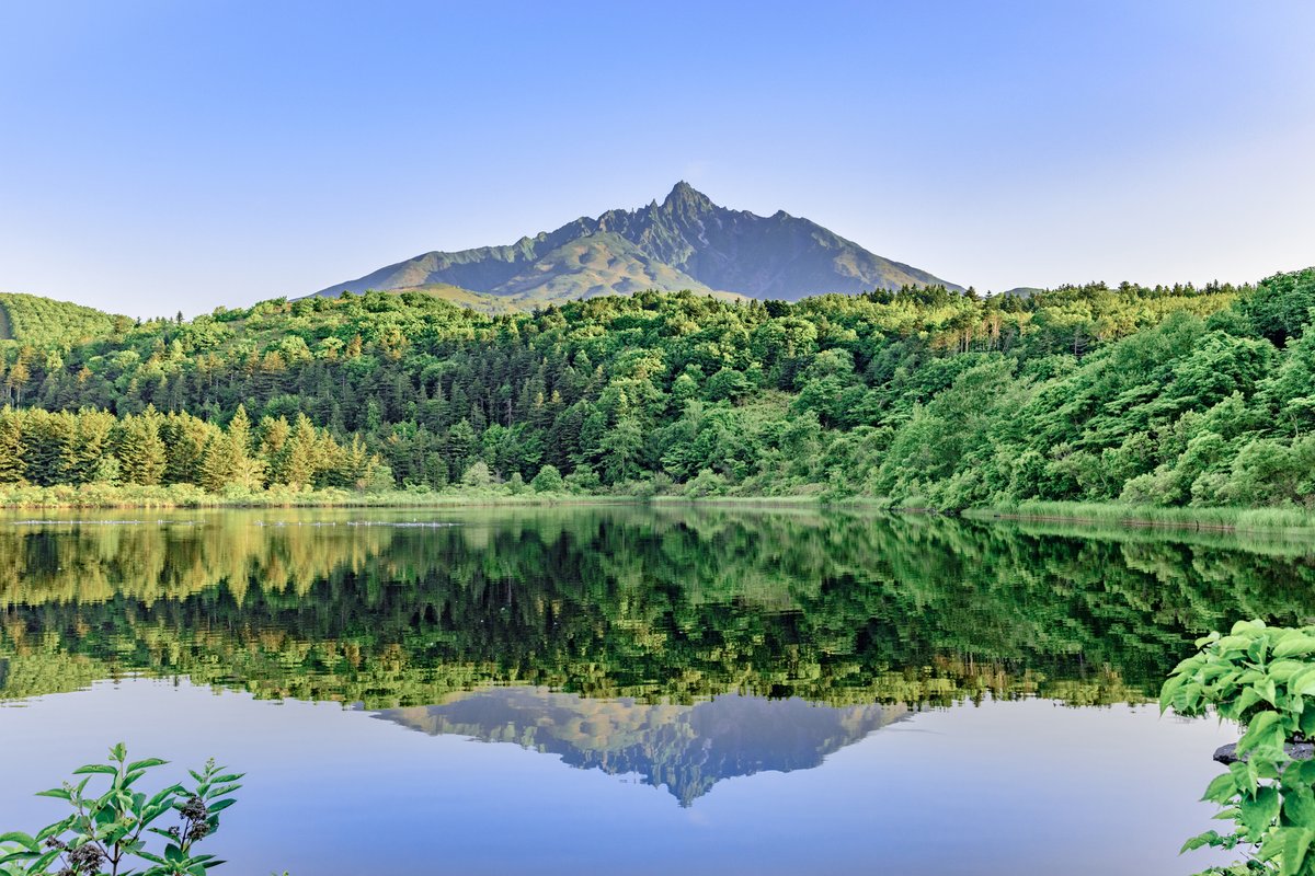 オタトマリ沼と利尻山