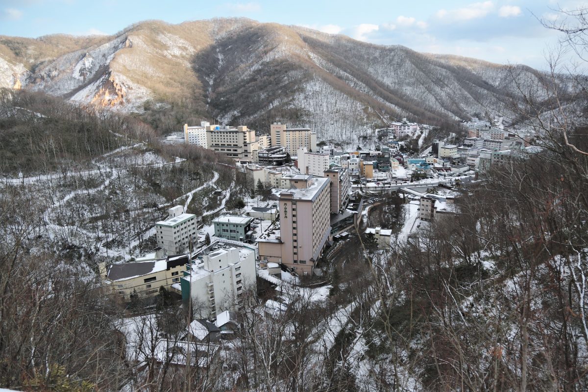 雪が降る冬の北海道の宿