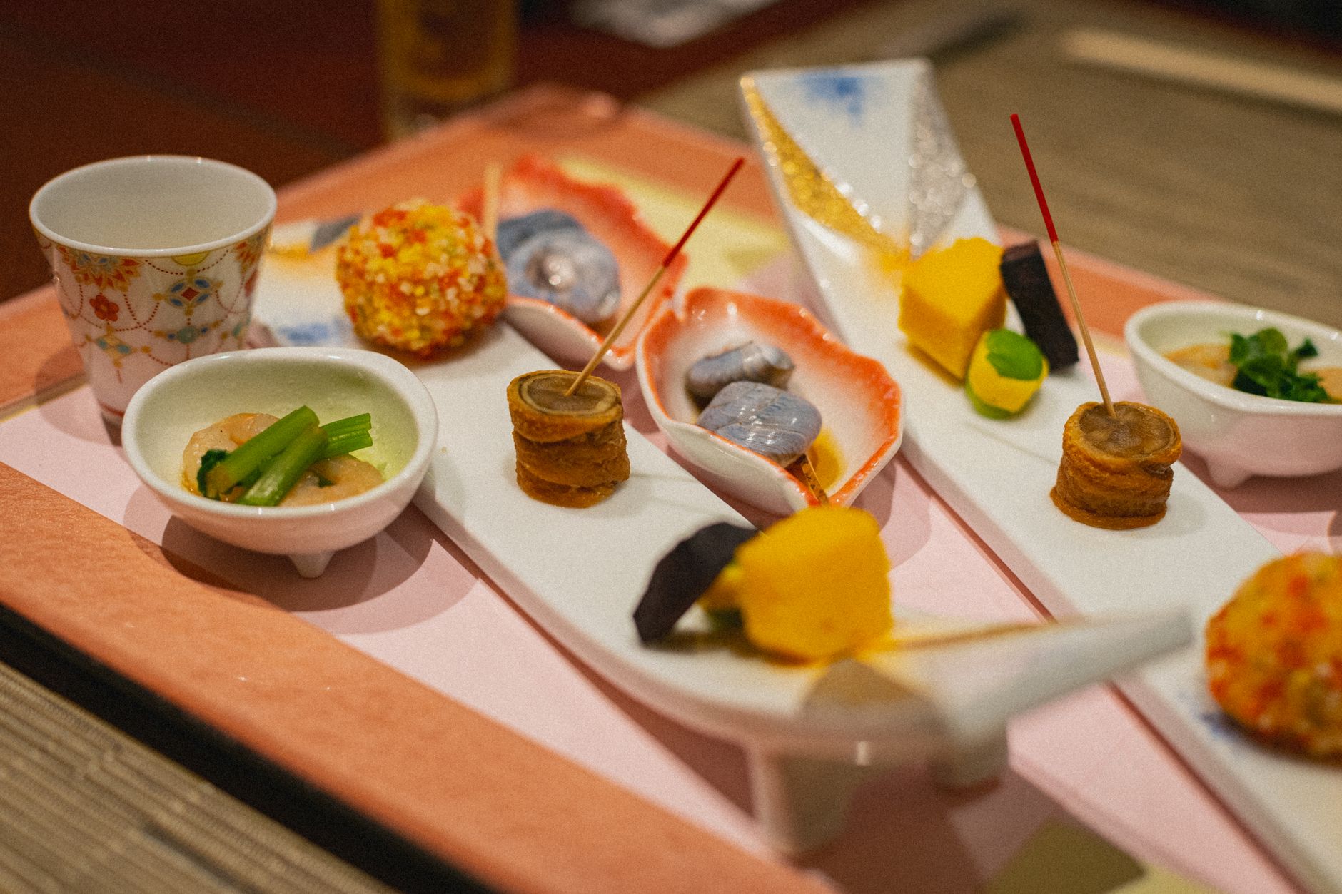 温泉旅館で提供される会席料理の一例(イメージ)