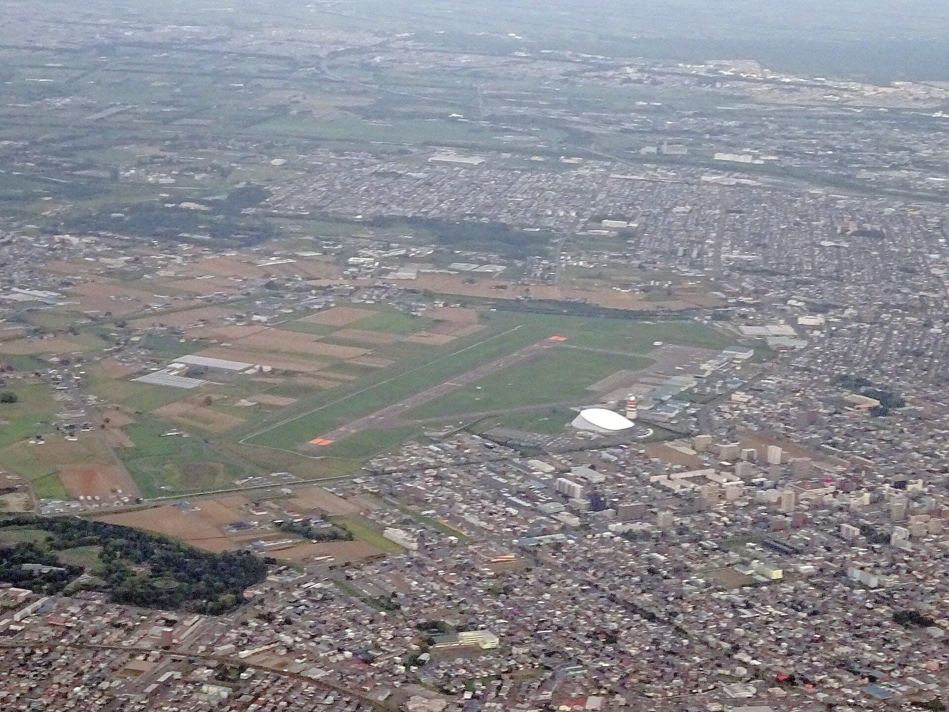 上空から見た札幌の丘珠空港